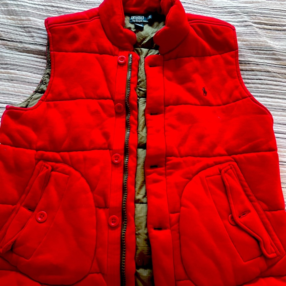 Men’s polo red vest.